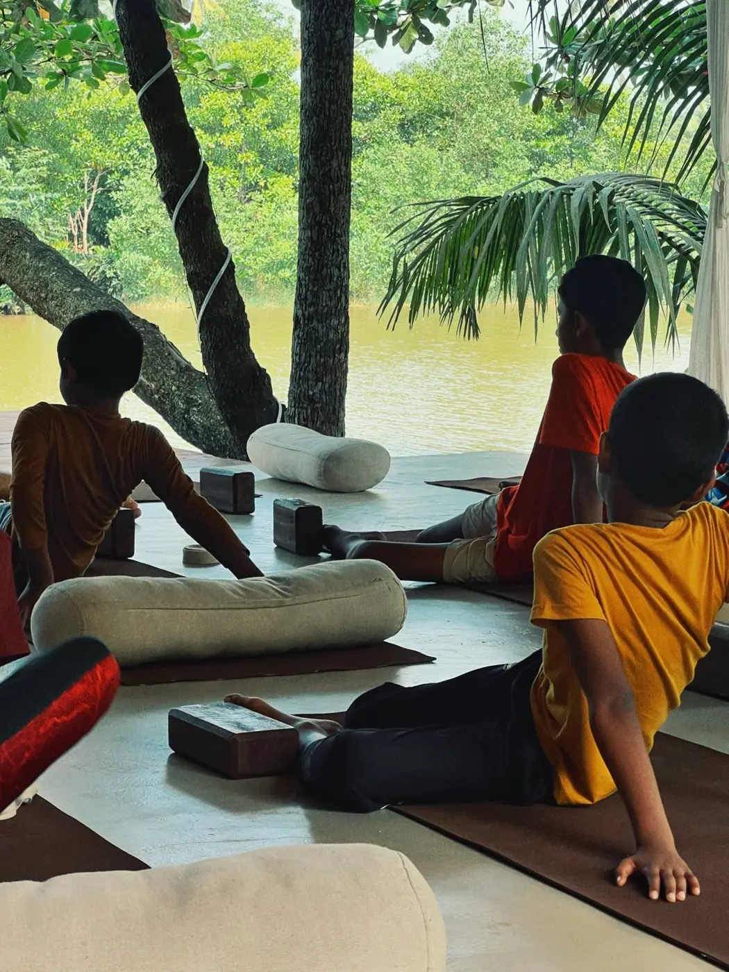 An afternoon with the children of the village at the shala